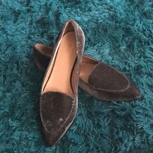 YOKI Velvet loafer in Olive green